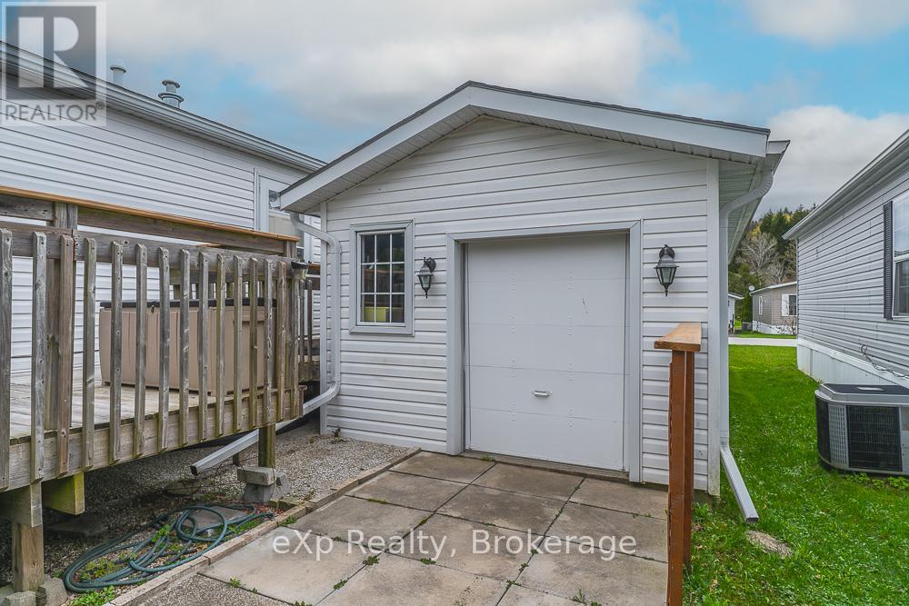 114 ROSEWOOD DRIVE - 34
