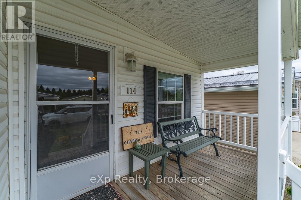 114 ROSEWOOD DRIVE - 32