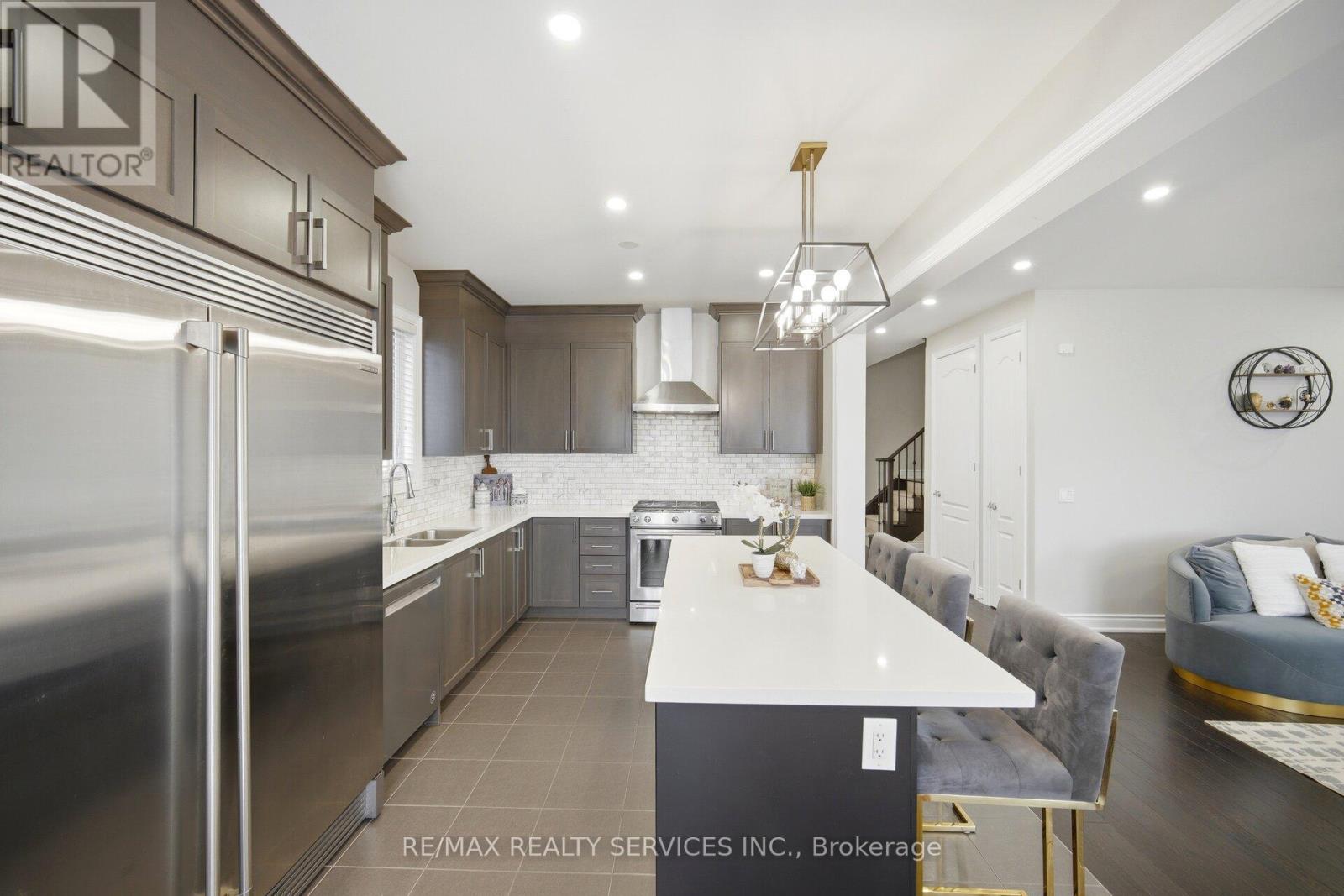 152 NEWHOUSE BOULEVARD - 11