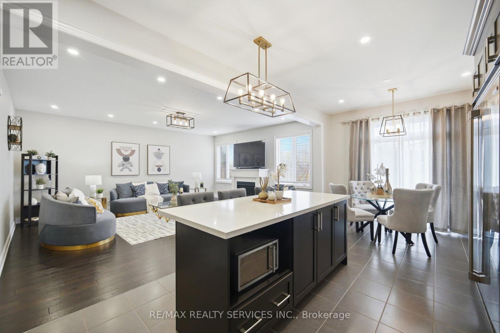 152 NEWHOUSE BOULEVARD - 12
