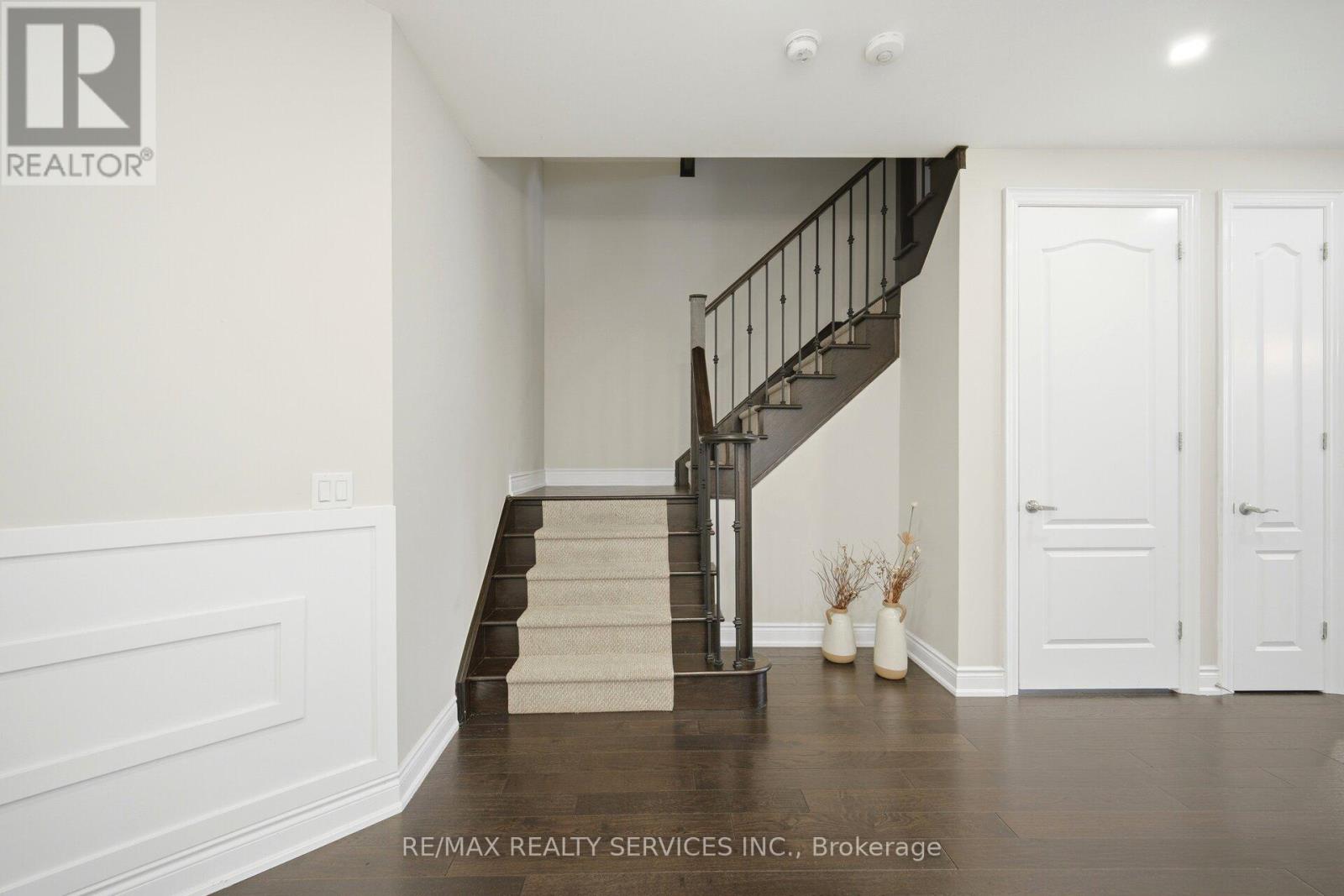 152 NEWHOUSE BOULEVARD - 18