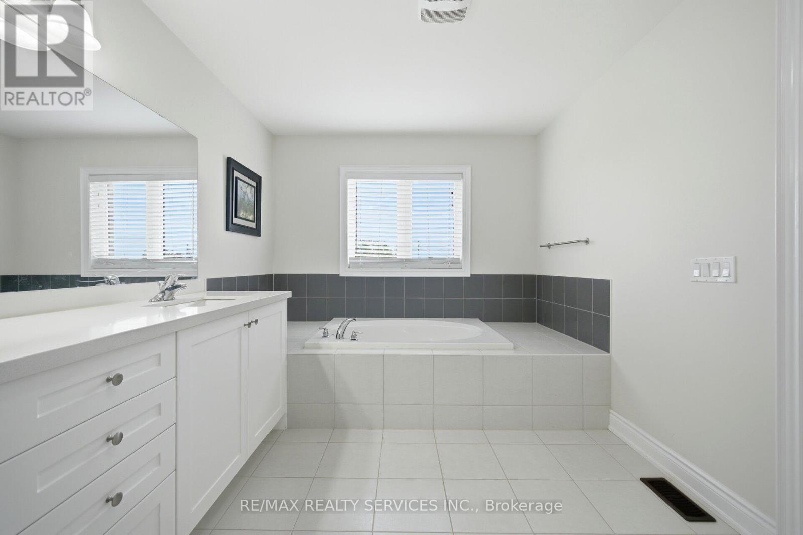 152 NEWHOUSE BOULEVARD - 24