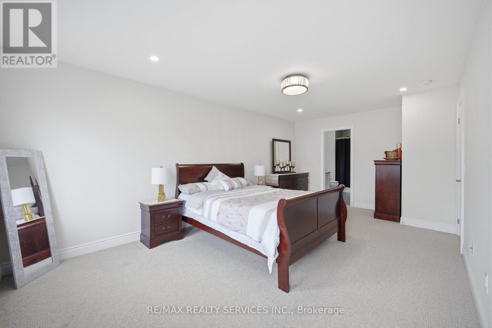 152 NEWHOUSE BOULEVARD - 26