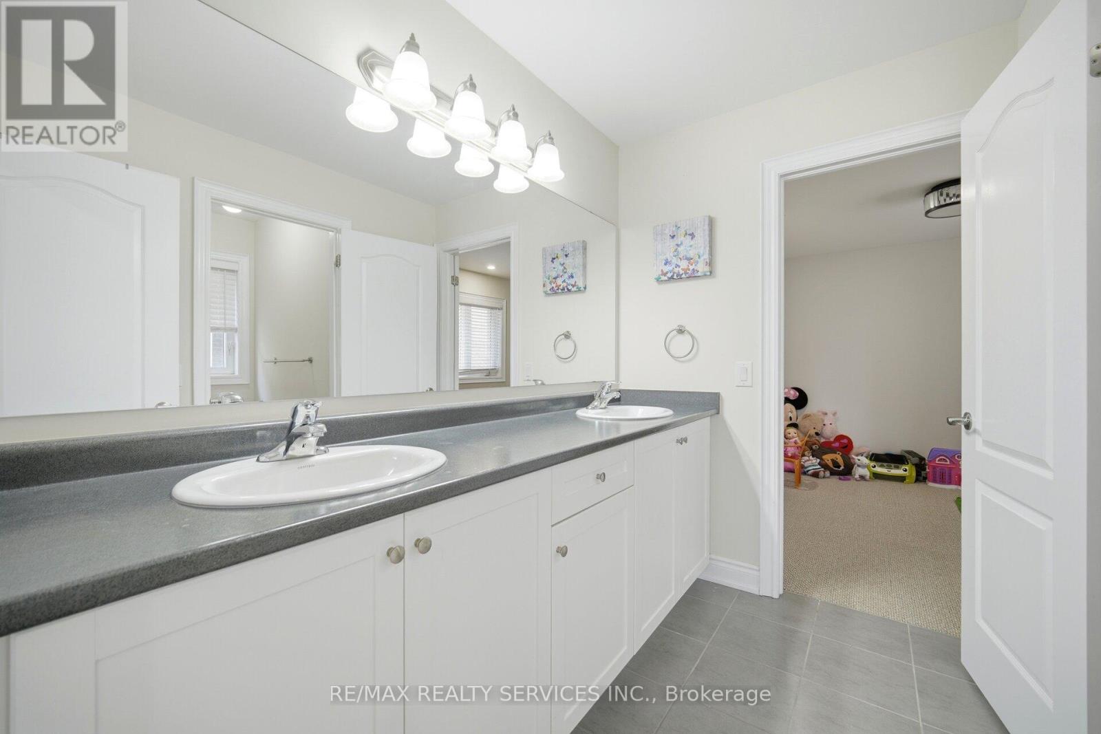 152 NEWHOUSE BOULEVARD - 30