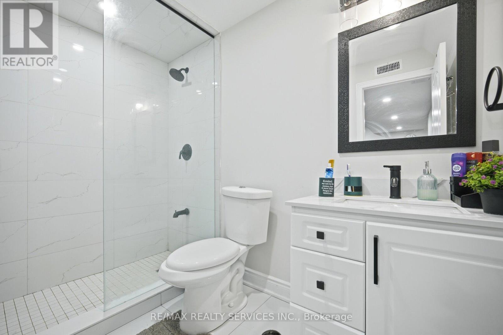 152 NEWHOUSE BOULEVARD - 34