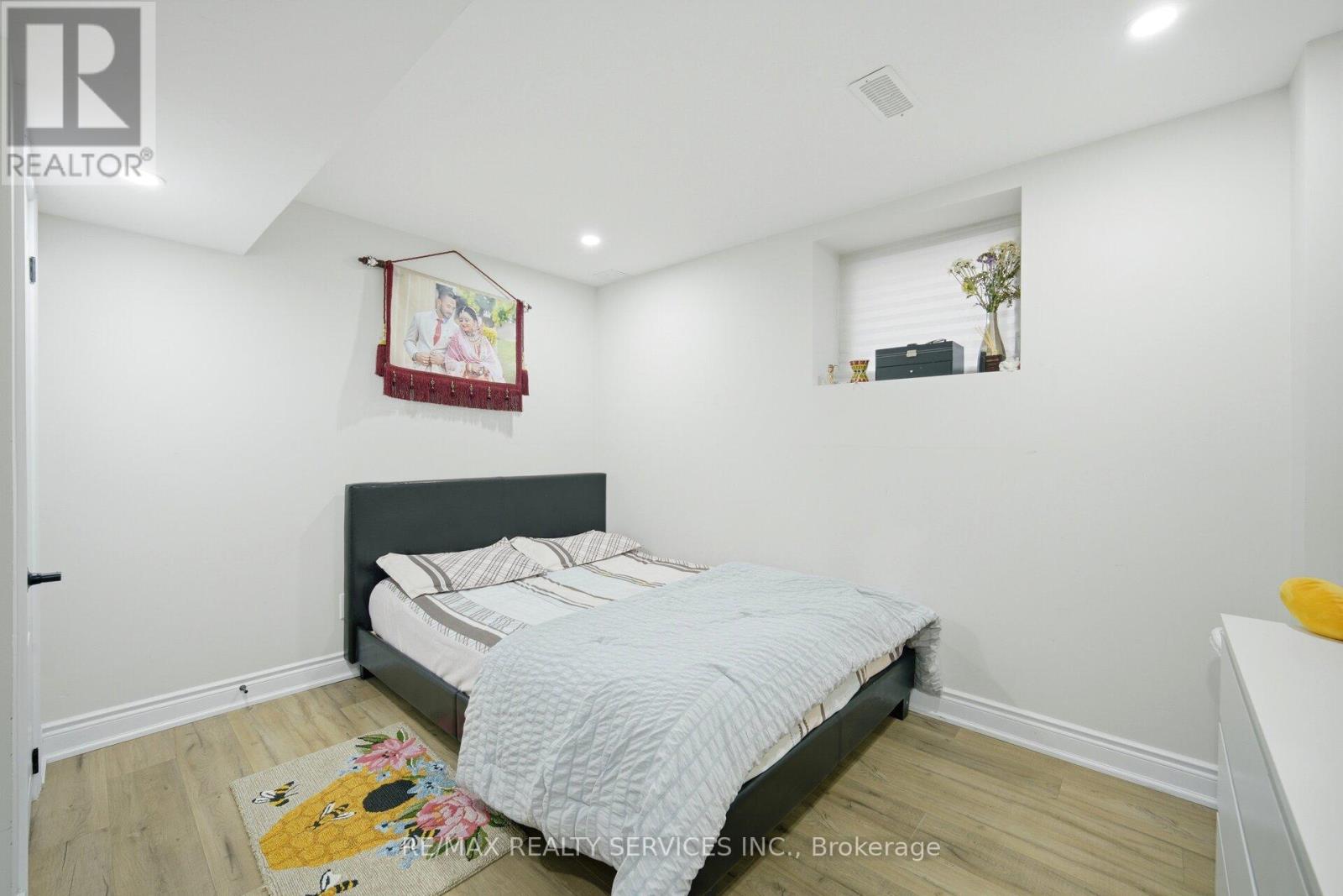 152 NEWHOUSE BOULEVARD - 38