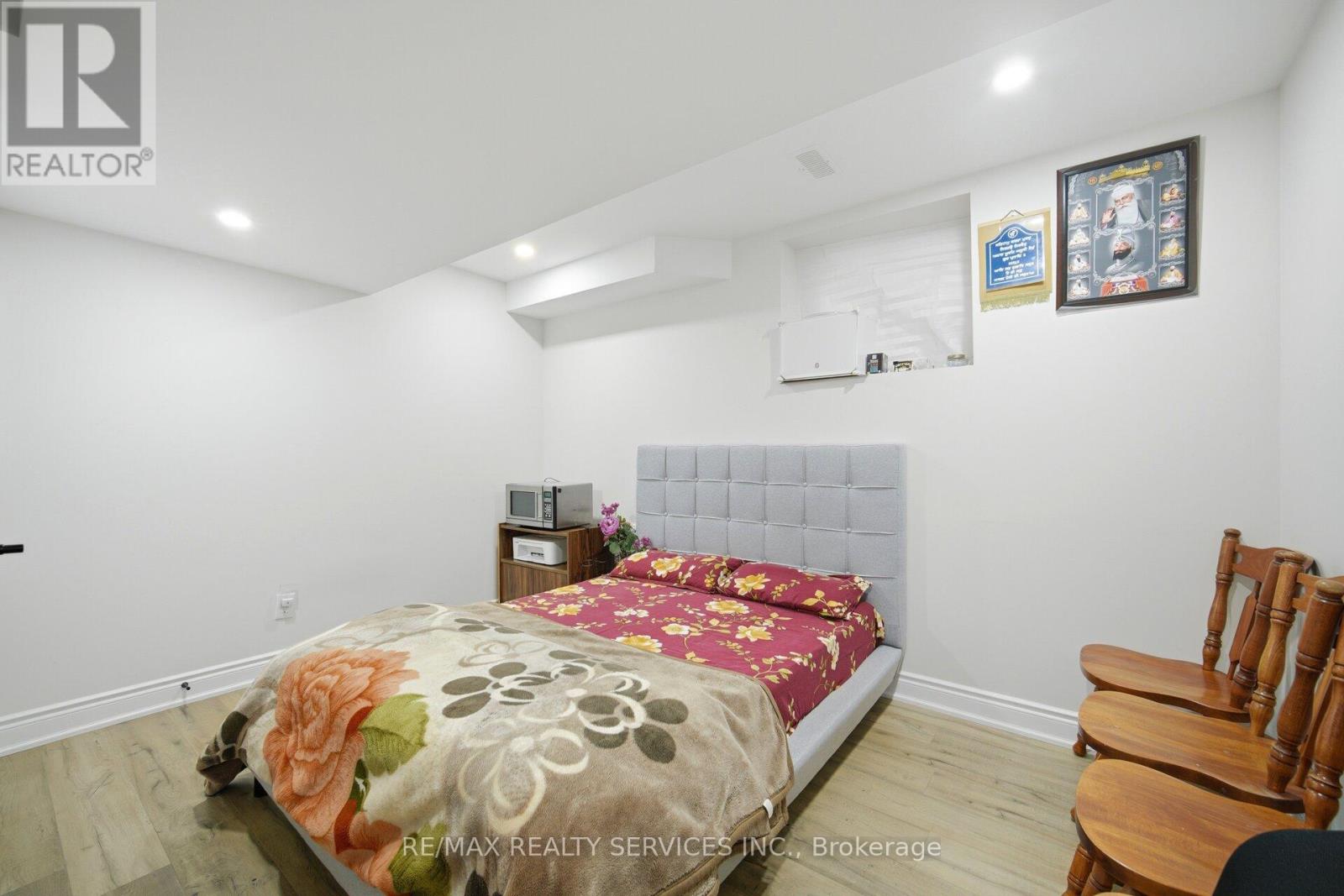 152 NEWHOUSE BOULEVARD - 39
