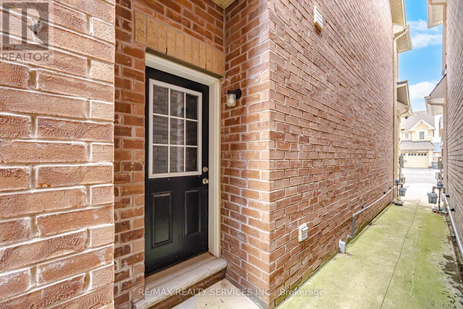 152 NEWHOUSE BOULEVARD - 45