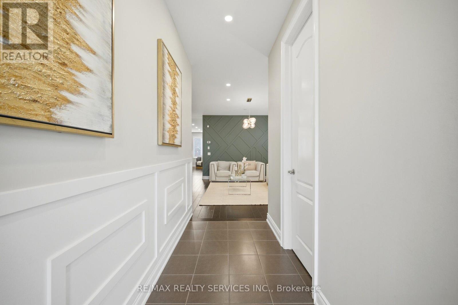 152 NEWHOUSE BOULEVARD - 8