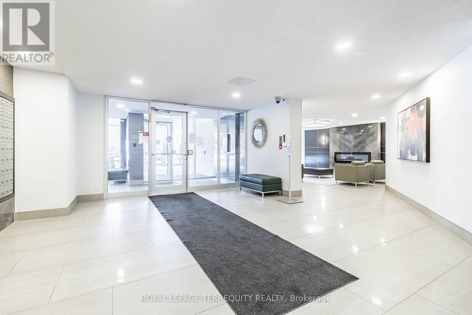 #1902 820 BURNHAMTHORPE ROAD - 3