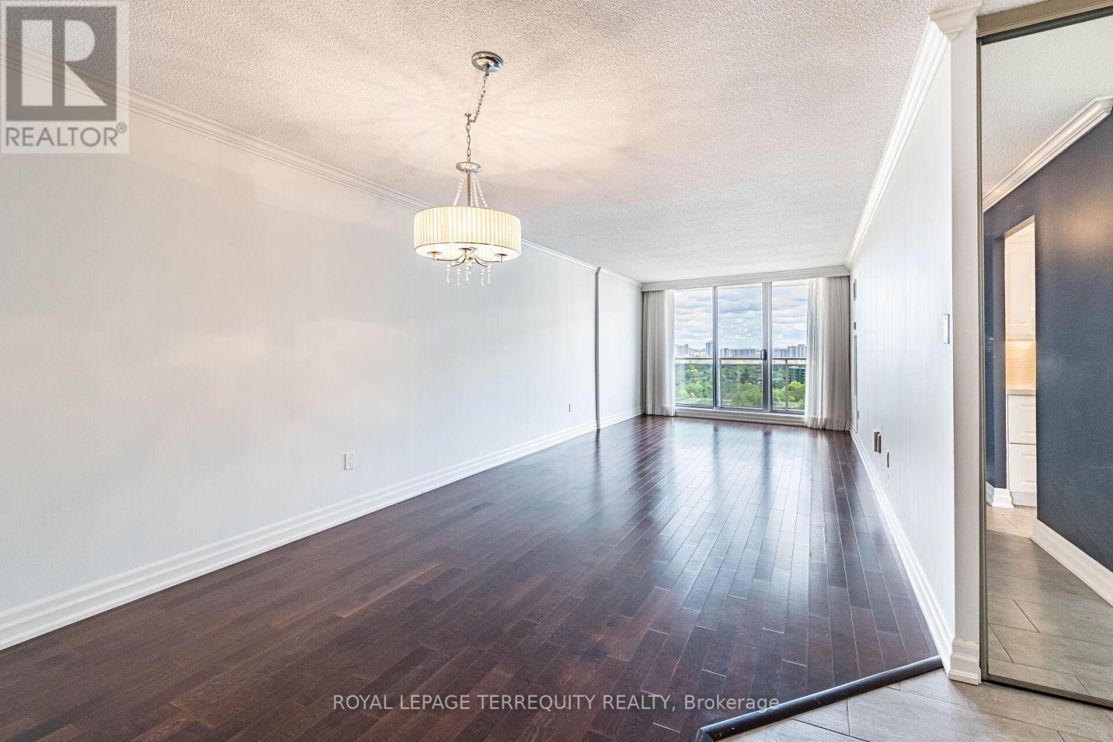 #1902 820 BURNHAMTHORPE ROAD - 5