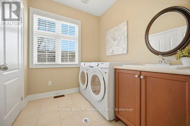 8 KEARNY AVENUE - 25
