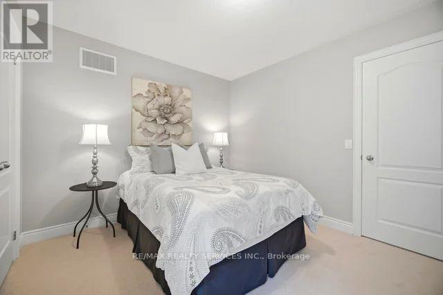 8 KEARNY AVENUE - 32