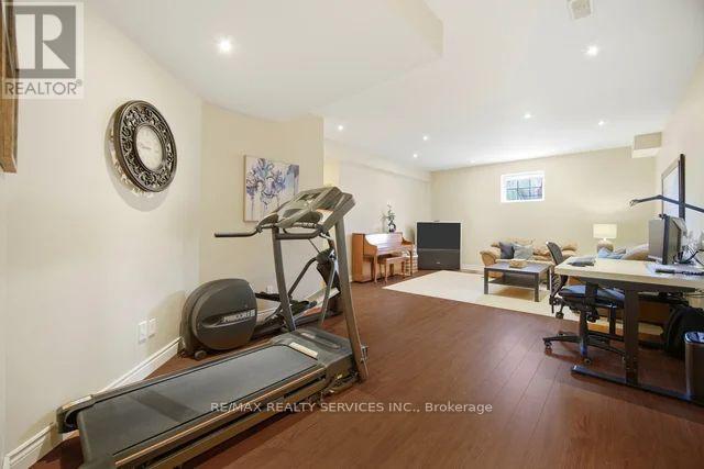 8 KEARNY AVENUE - 36