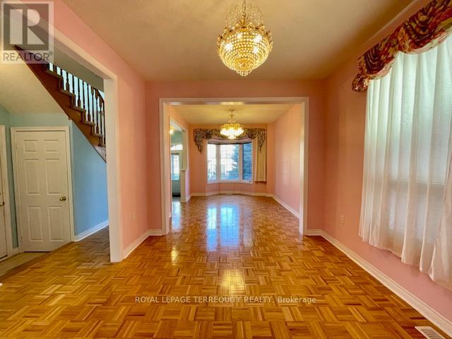 24 PERGOLA WAY - 12