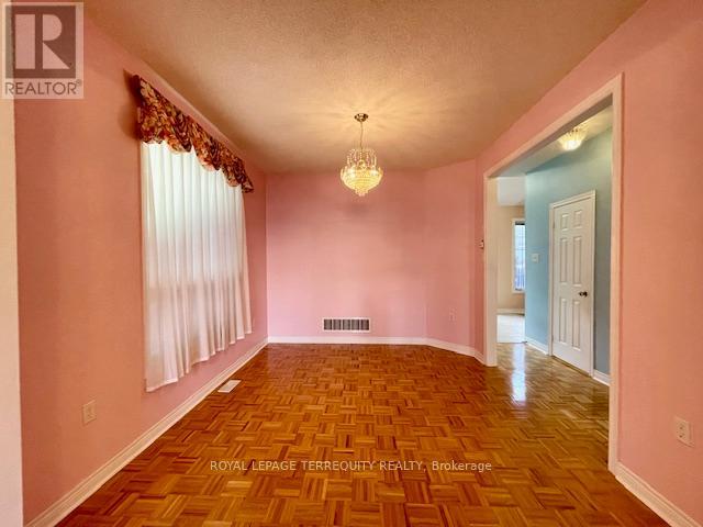24 PERGOLA WAY - 14