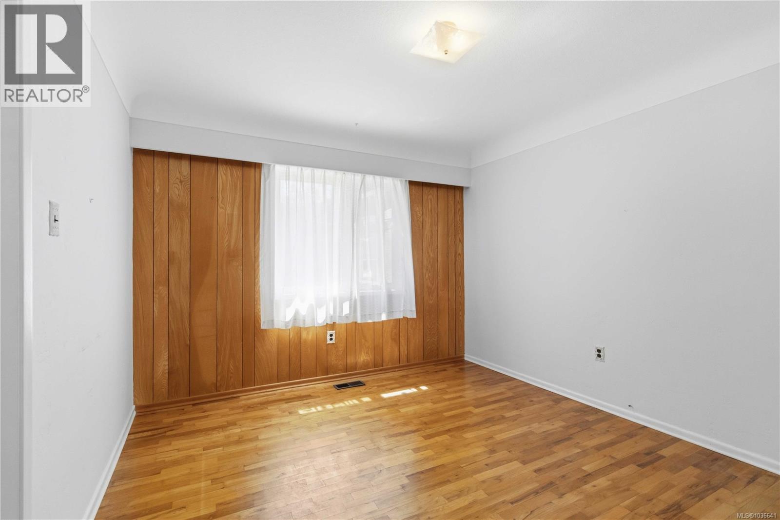 569 Ridley Dr, Colwood