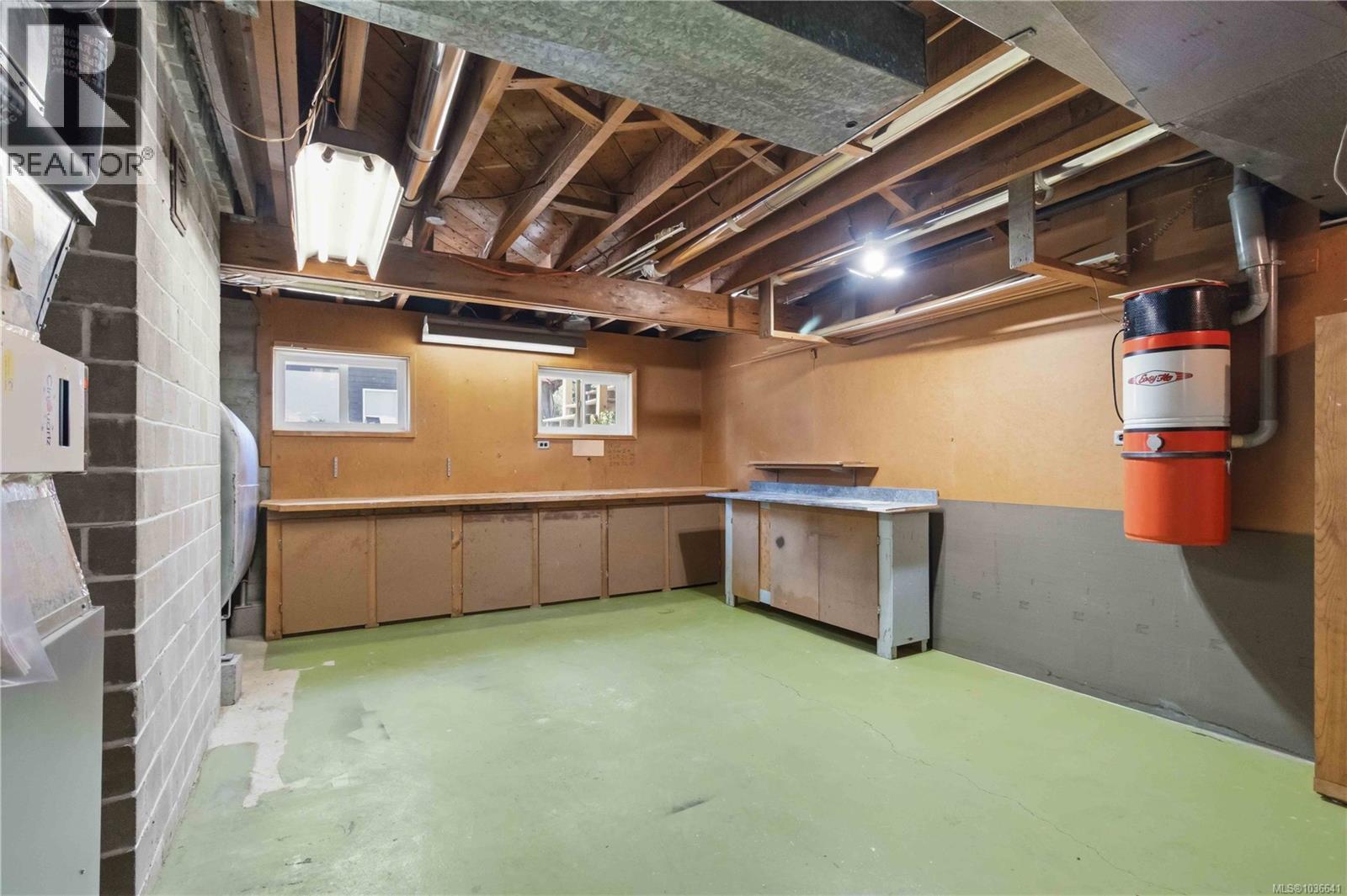 569 Ridley Dr - 24
