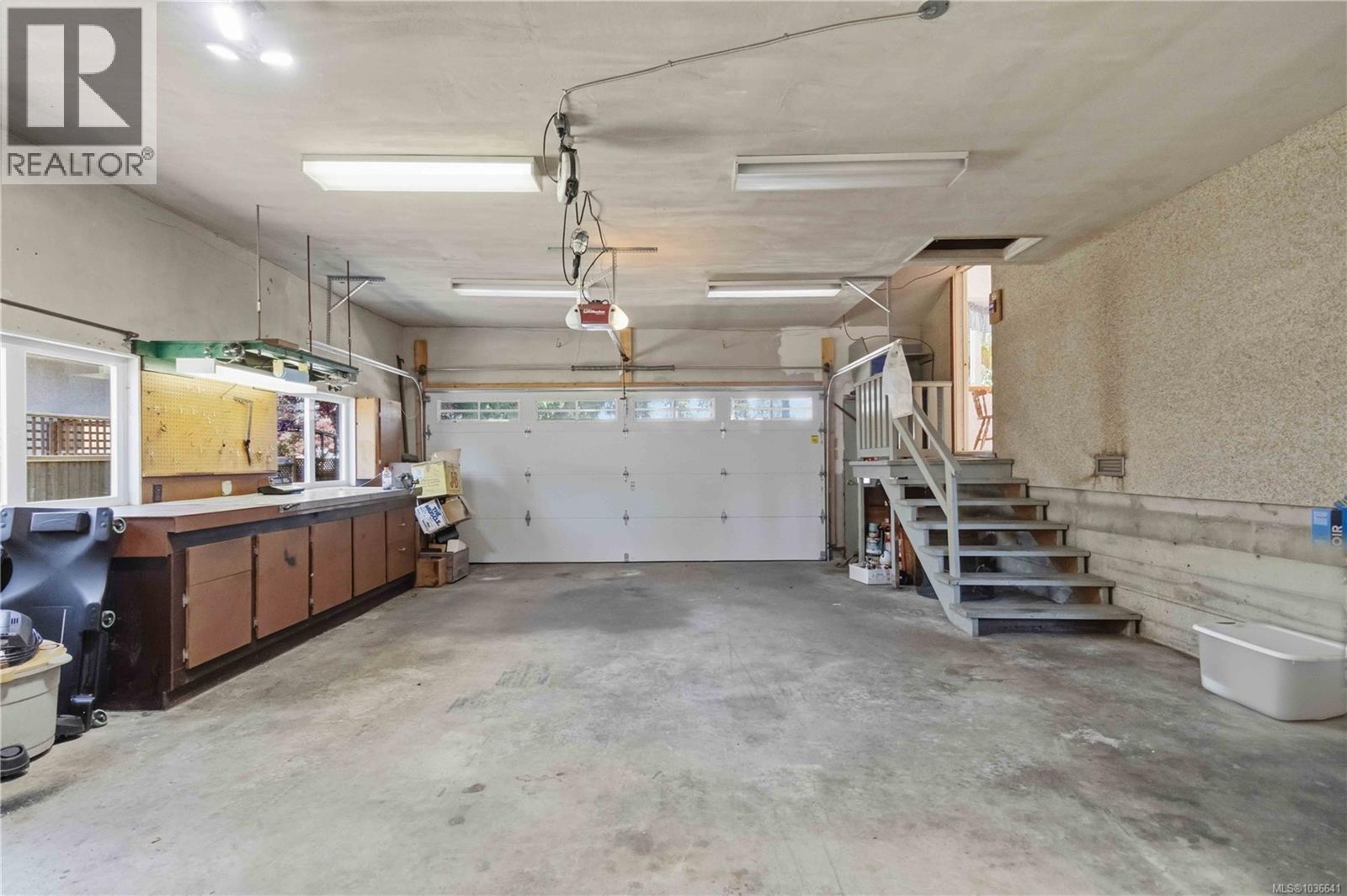 569 Ridley Dr - 31