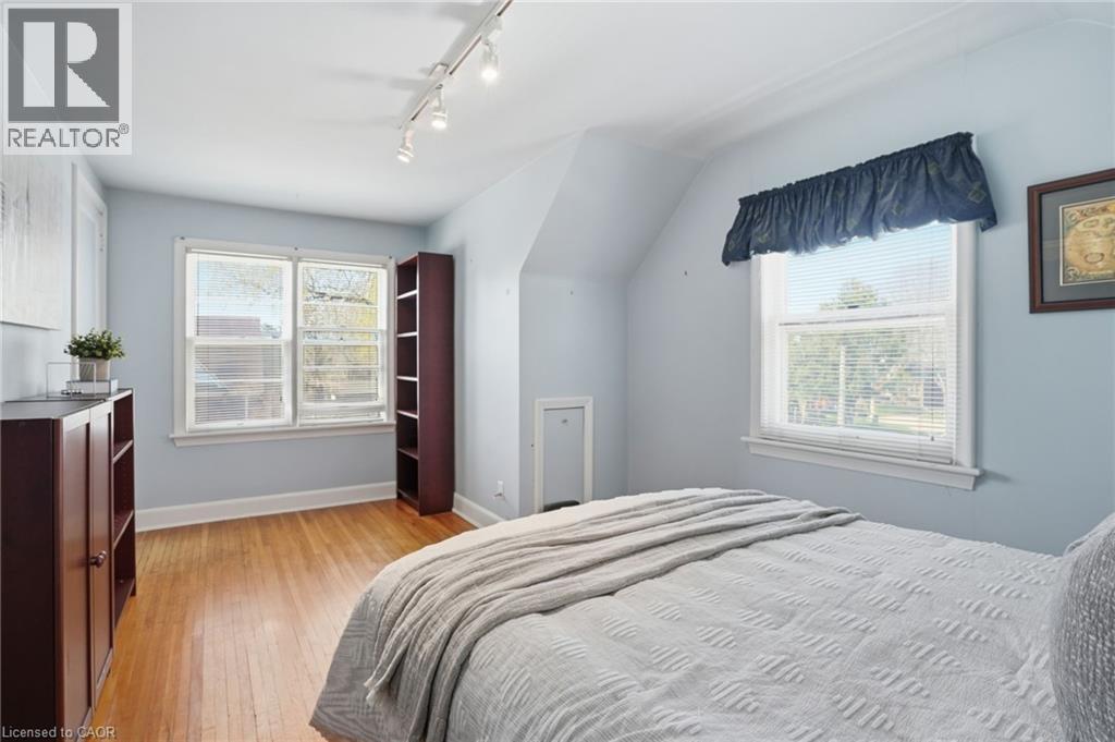 123 LONGWOOD Road N - 29