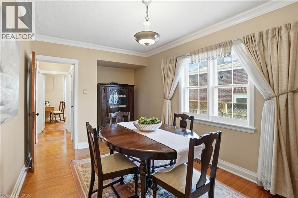 123 LONGWOOD Road N - 11