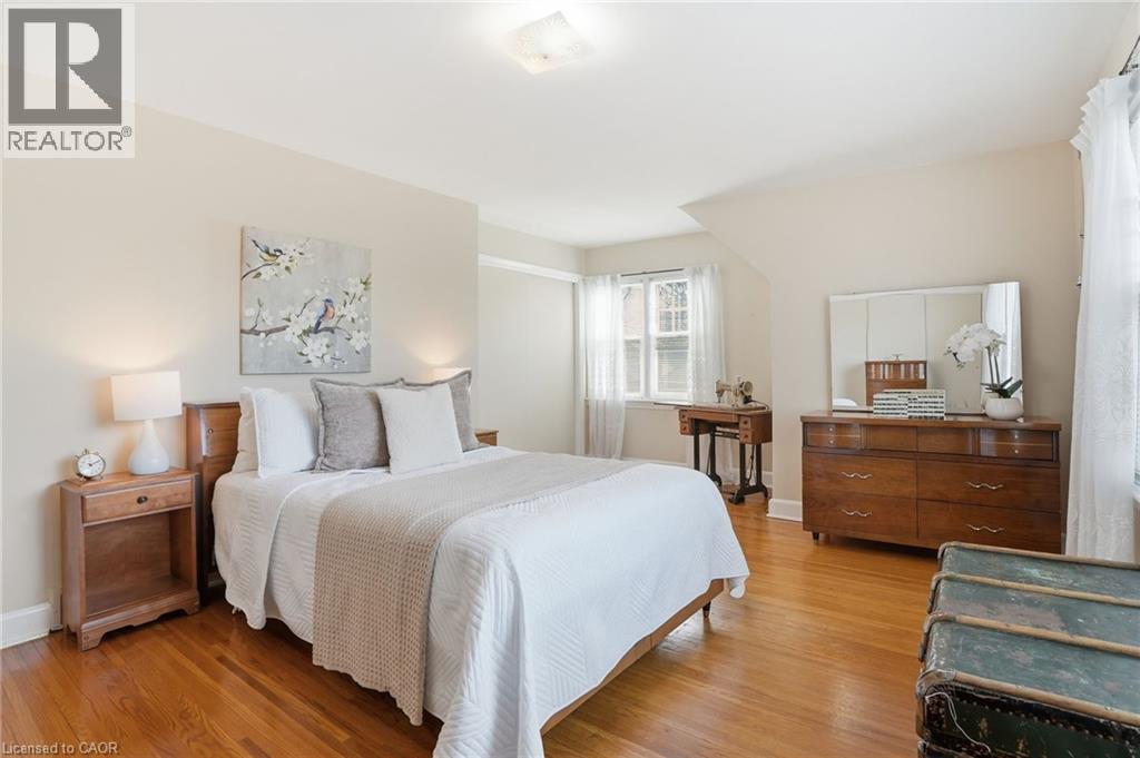 123 LONGWOOD Road N - 22