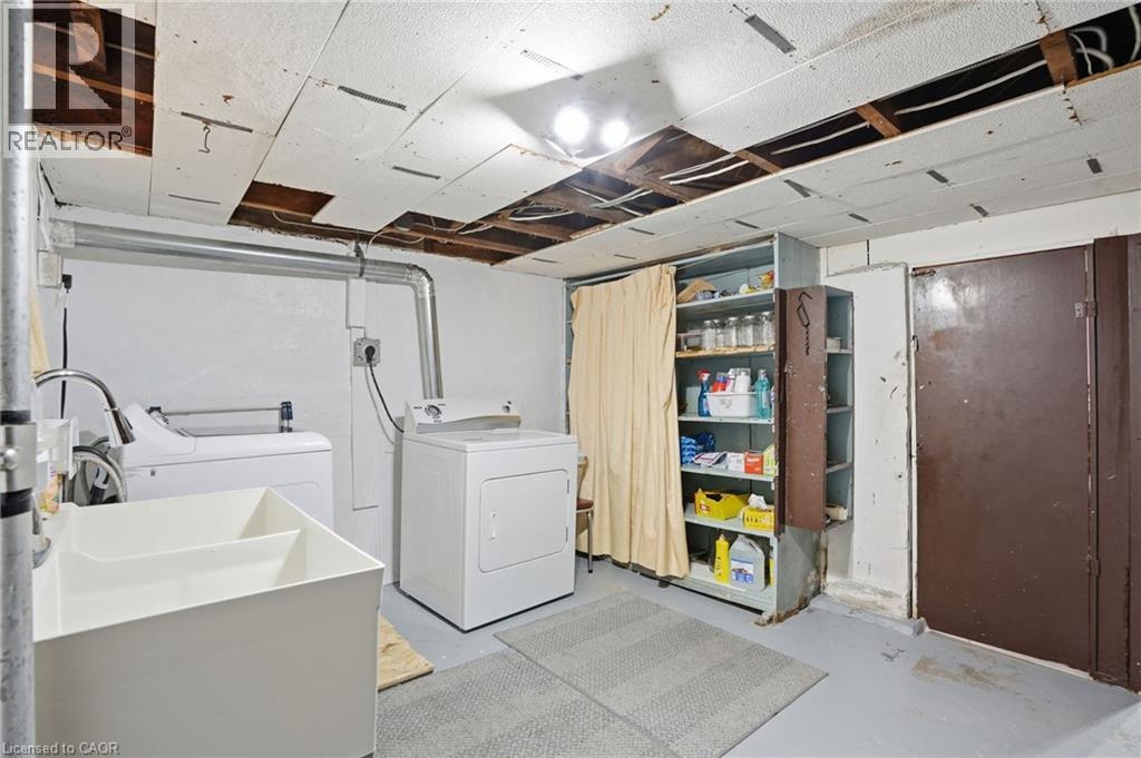 123 LONGWOOD Road N - 31