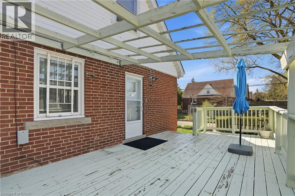 123 LONGWOOD Road N - 35
