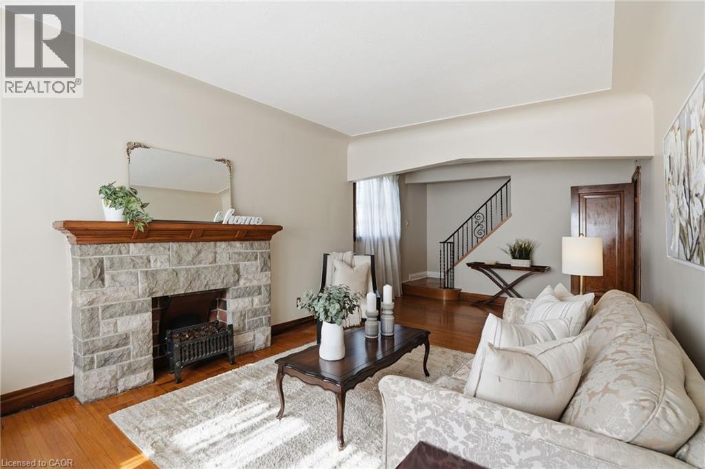 123 LONGWOOD Road N - 9