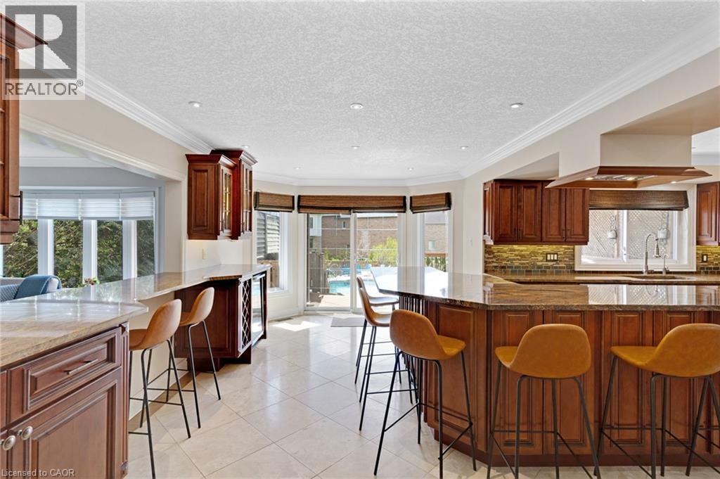 667 BURNETT Avenue - 23