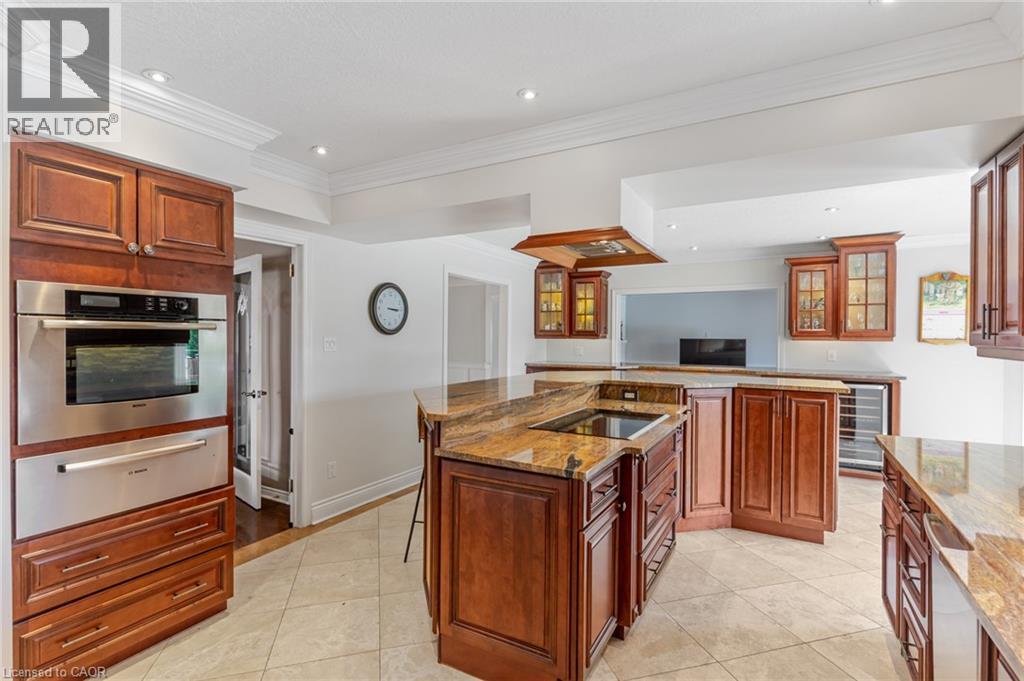 667 BURNETT Avenue - 27