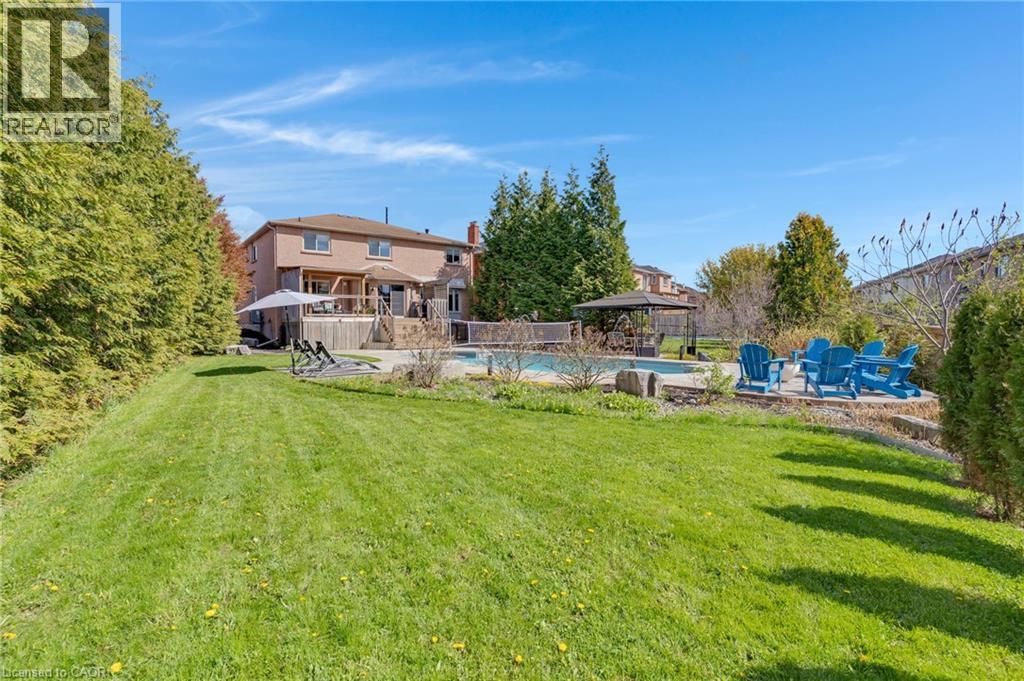 667 BURNETT Avenue - 3