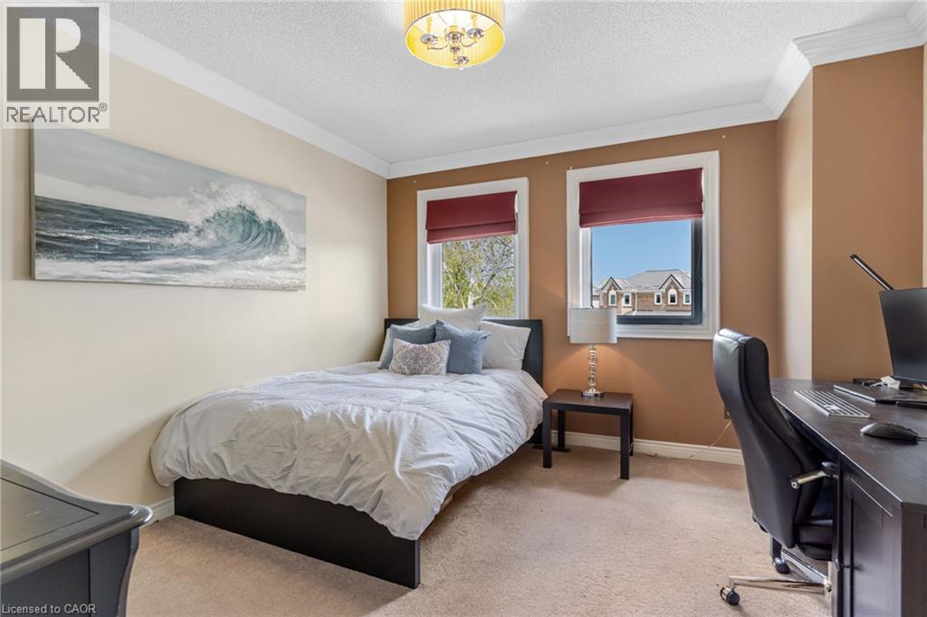 667 BURNETT Avenue - 43