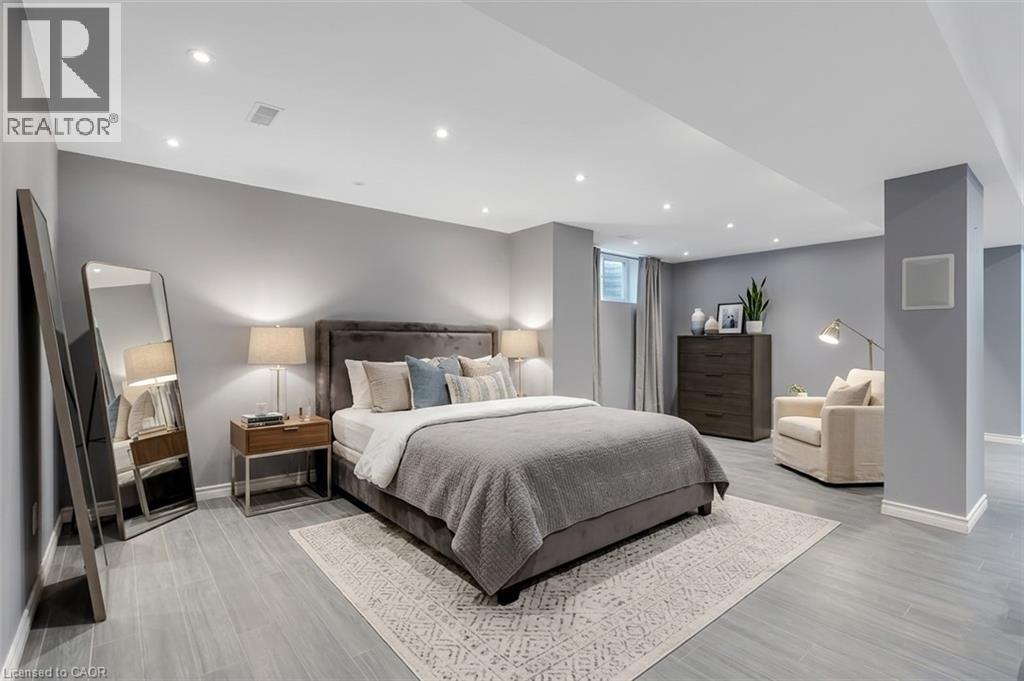 667 BURNETT Avenue - 49