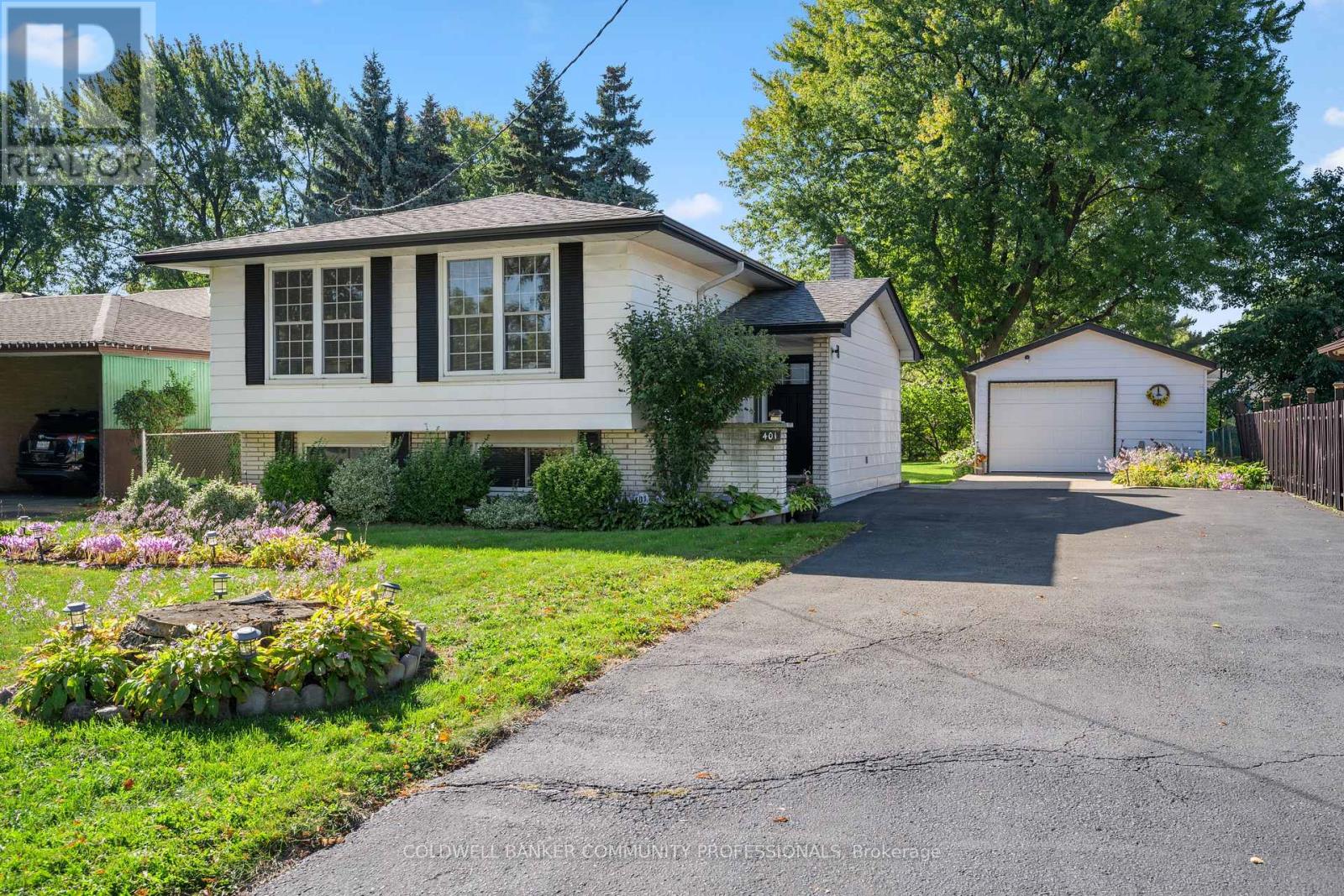 401 MOHAWK ROAD W - 2