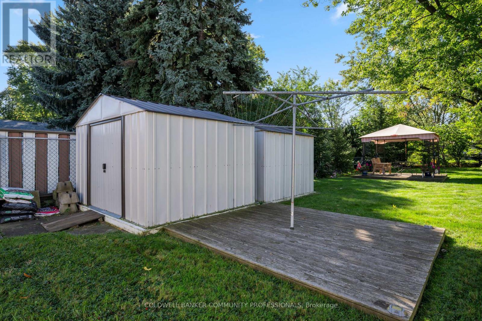 401 MOHAWK ROAD W - 40