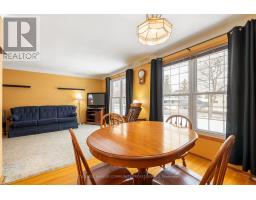 401 Mohawk Road W, Hamilton, ON L9C1W5 Photo 14