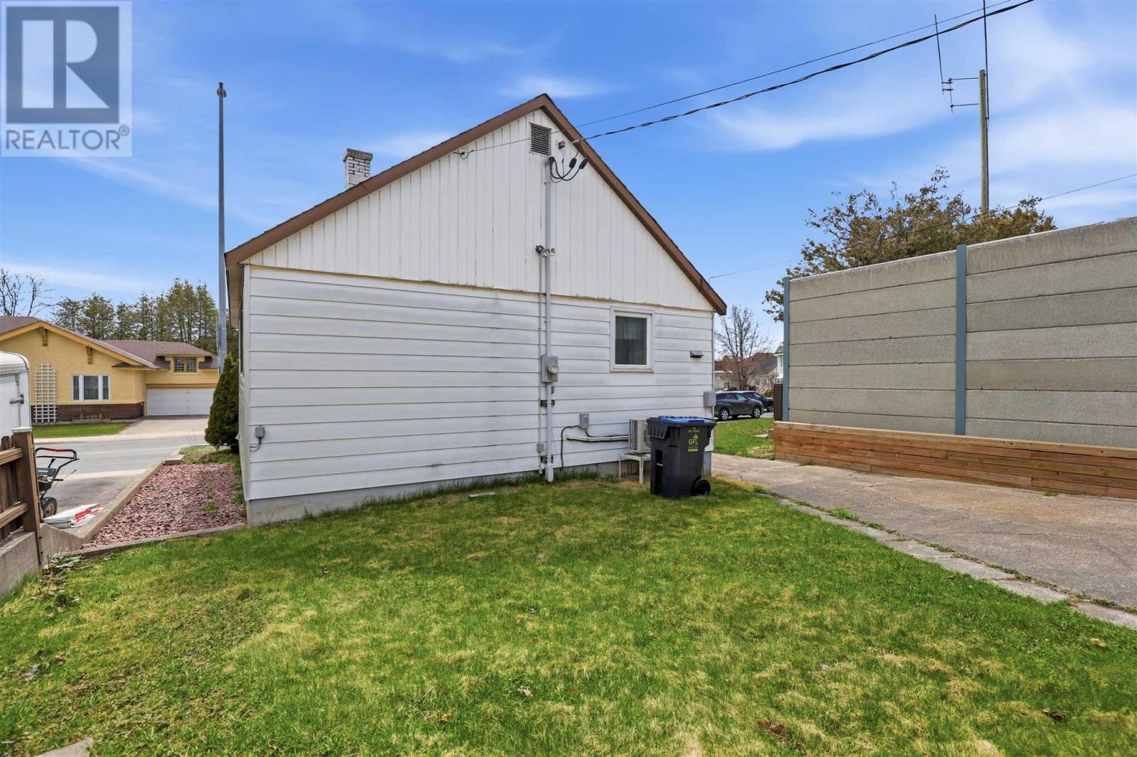 898 Wellington ST E, Sault Ste. Marie, Ontario, P6A2N5 — Photo 40