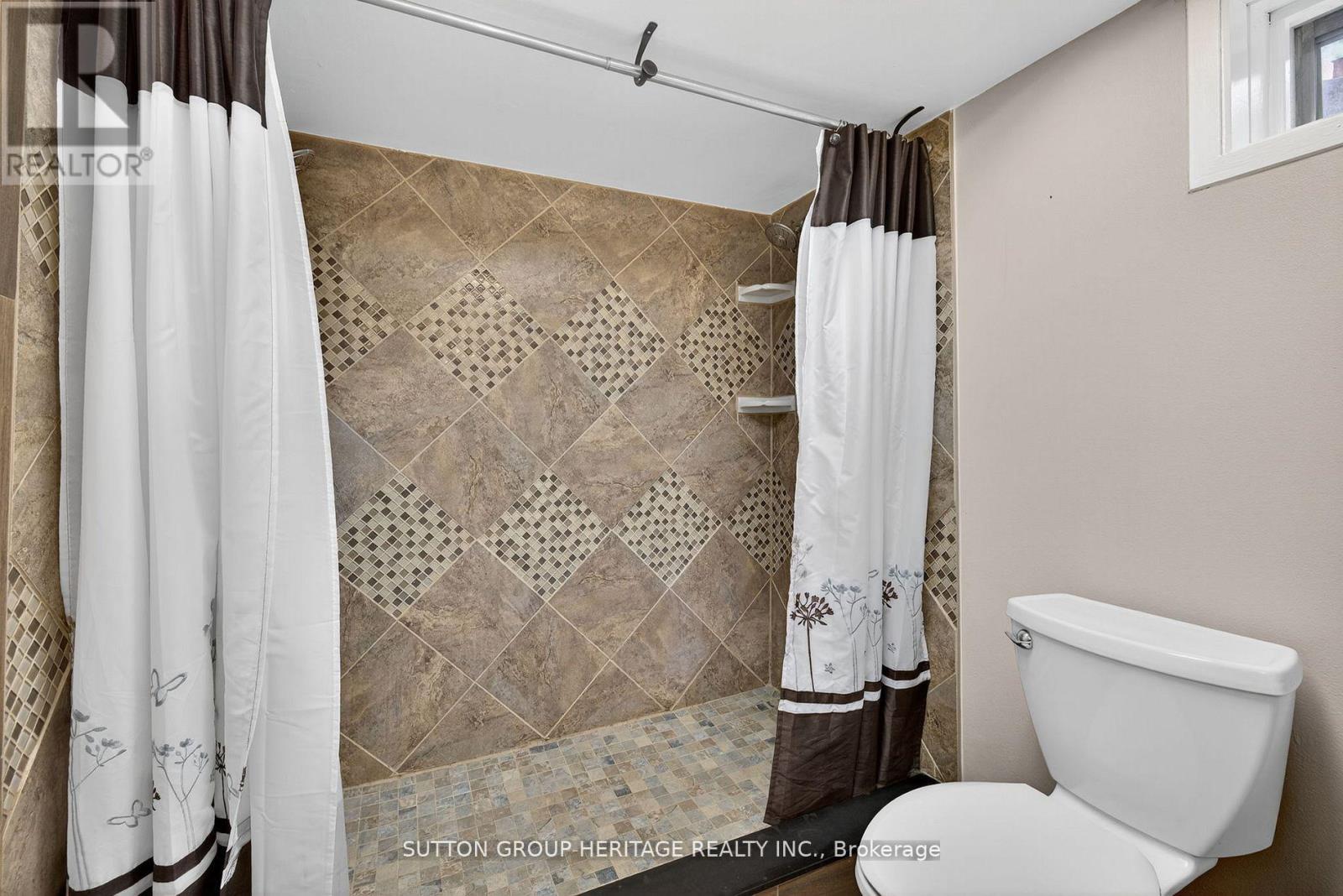 22665 LAKERIDGE ROAD - 16