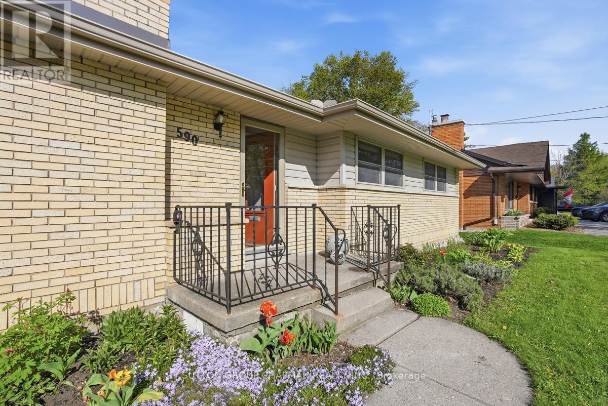 590 OAKRIDGE DRIVE - 6
