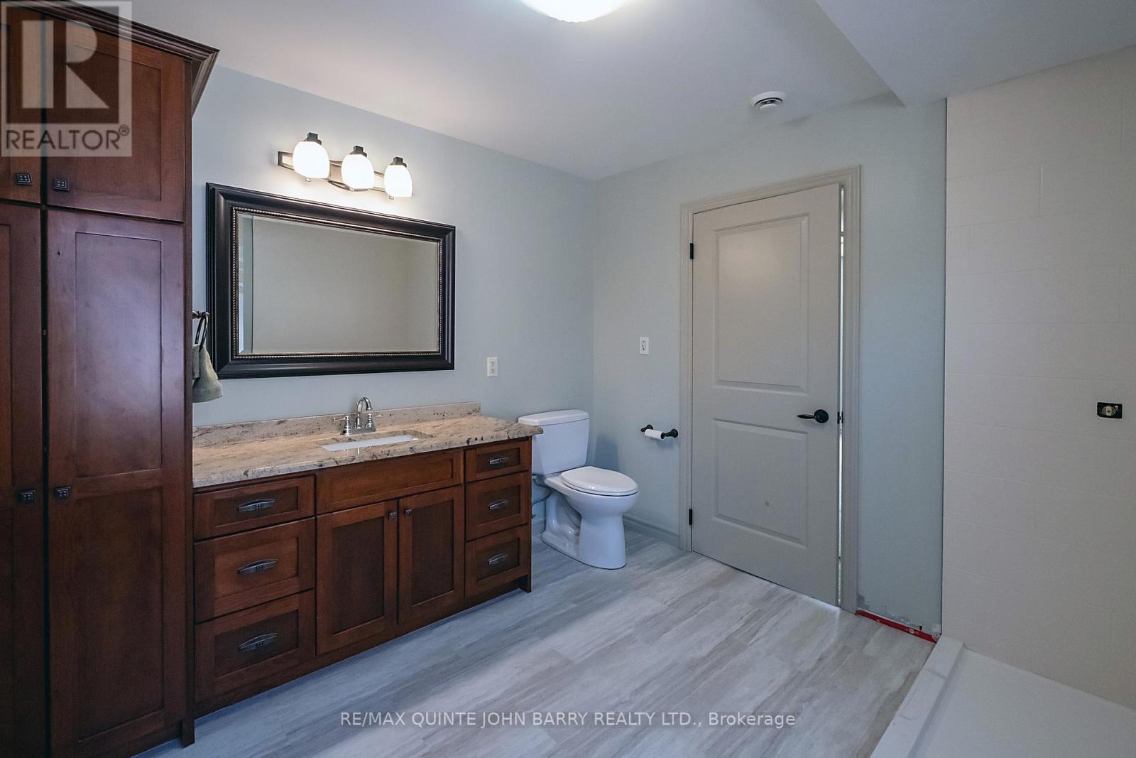4 HICKORY COURT - 23