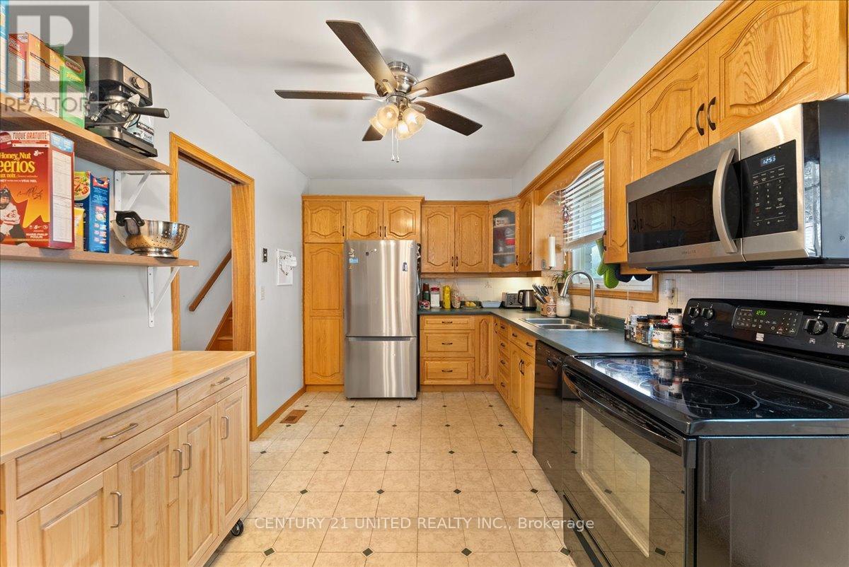 18 BELVEDERE ROAD - 12