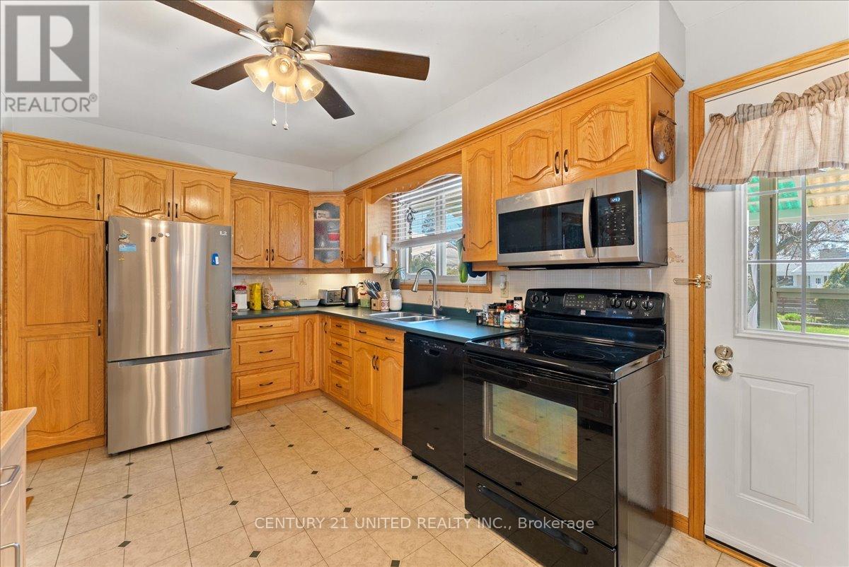 18 BELVEDERE ROAD - 13