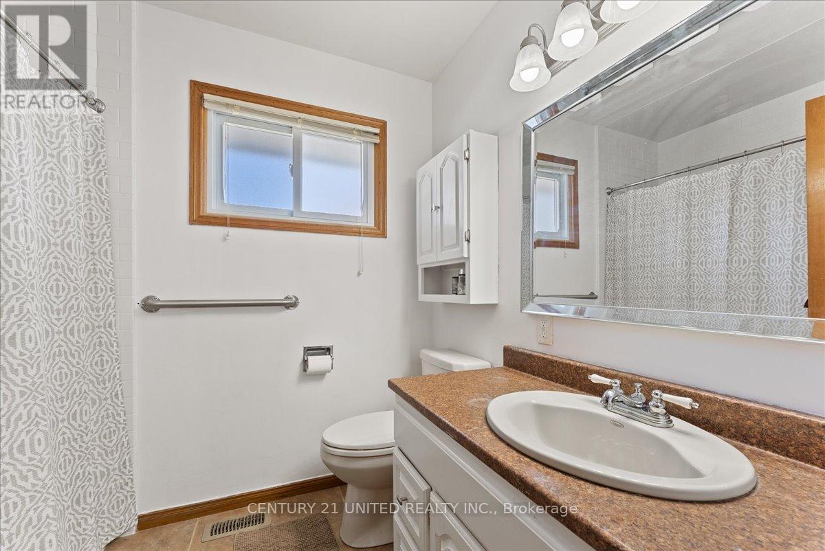 18 BELVEDERE ROAD - 18