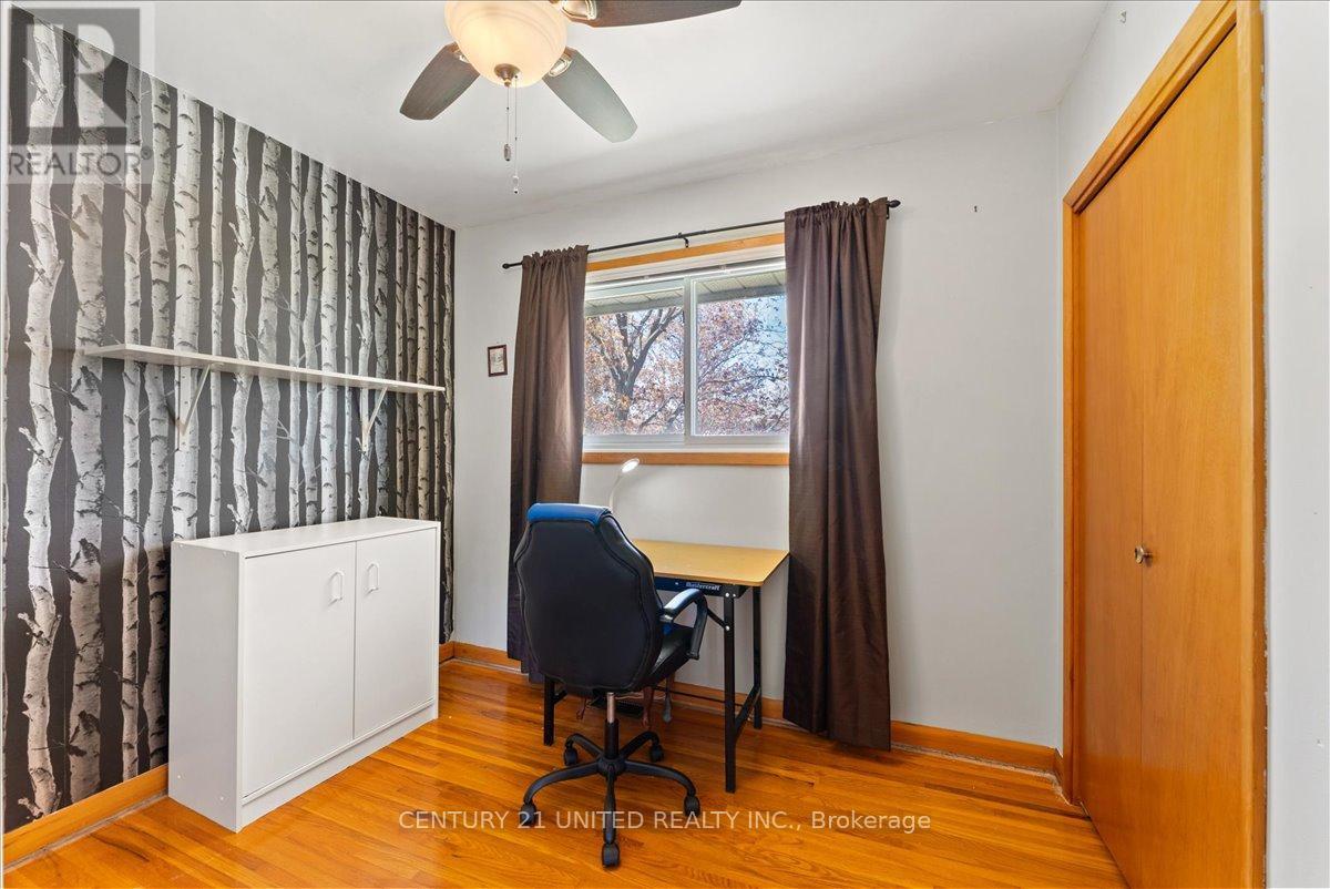 18 BELVEDERE ROAD - 19
