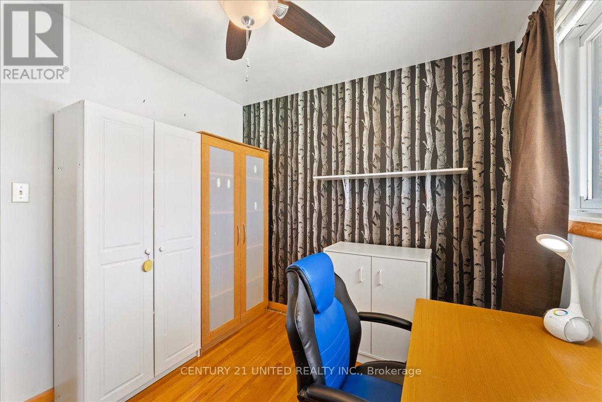 18 BELVEDERE ROAD - 20