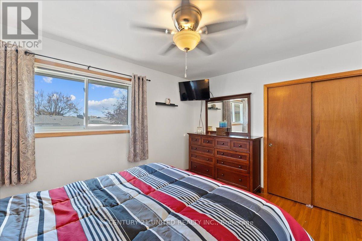 18 BELVEDERE ROAD - 24