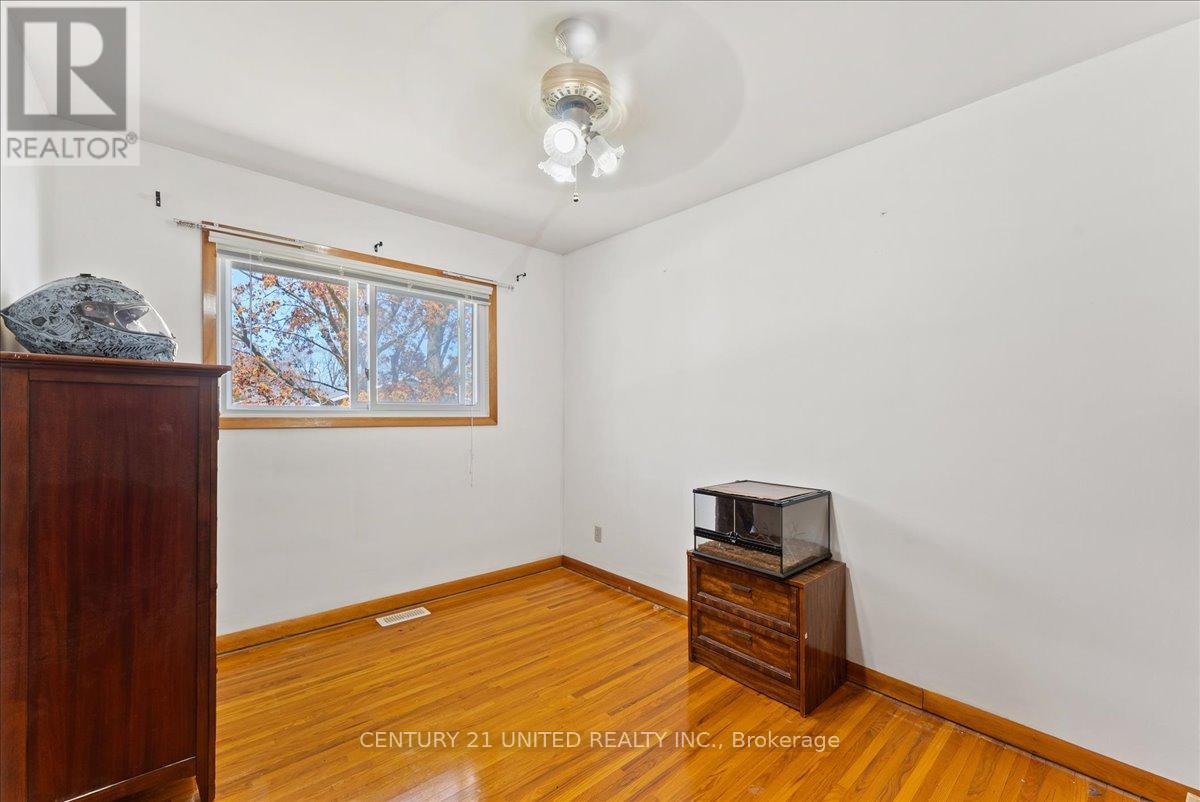 18 BELVEDERE ROAD - 25