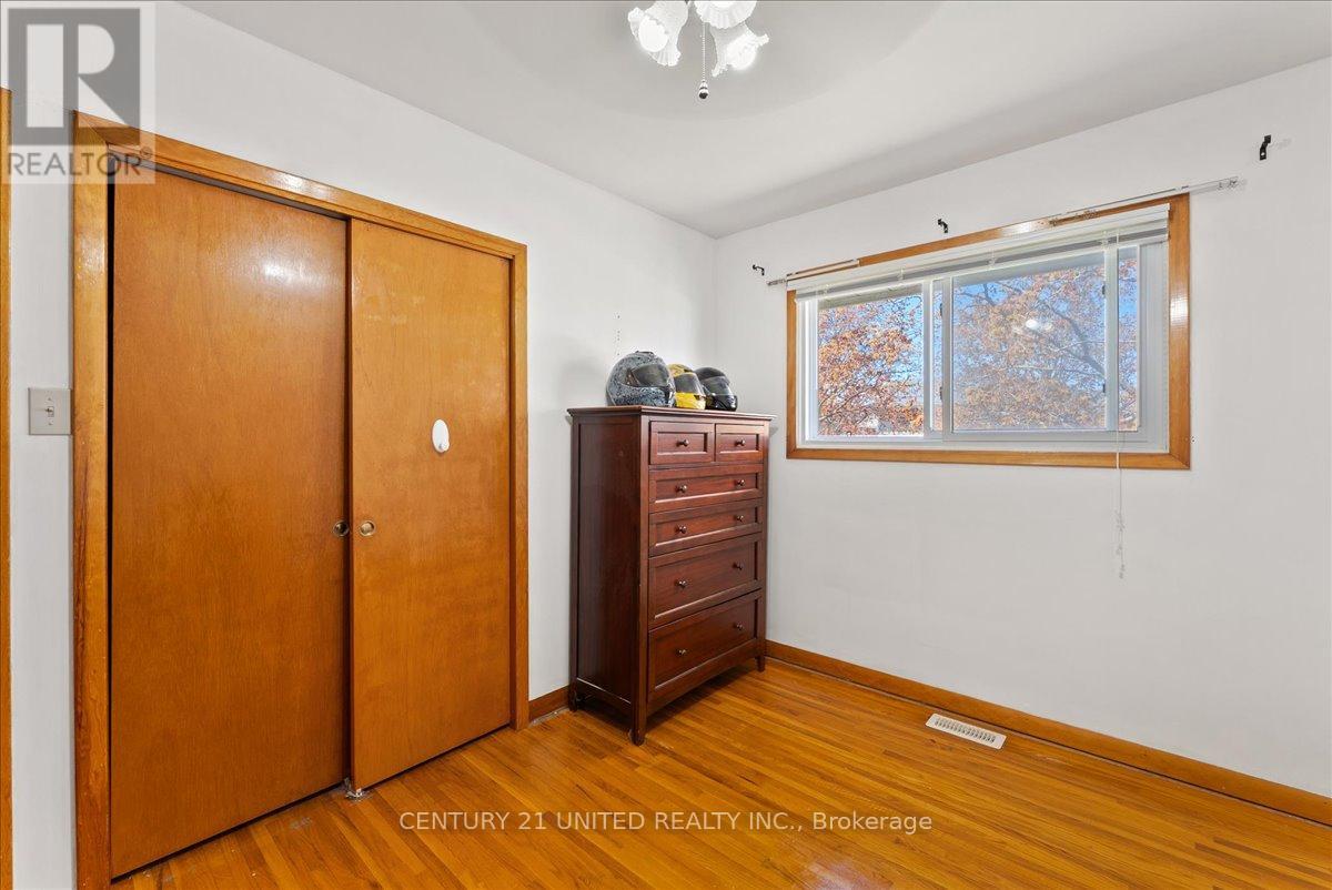 18 BELVEDERE ROAD - 26