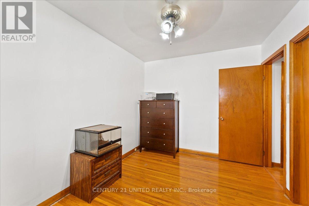 18 BELVEDERE ROAD - 27
